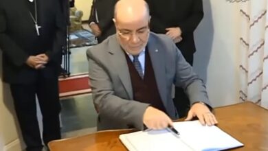 Belmehdi signs the condolence book on the death of the former Pope of the Vatican - Al-Hiwar Al-Jazairia