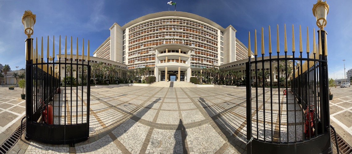 Ben Abdelrahman chairs a meeting of the government... Studying files related to several sectors - Al-Hiwar Algeria