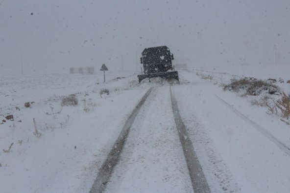 Snow accumulation causes roadblocks in Bouira and Tizi Ouzou - El Hewar Algeria