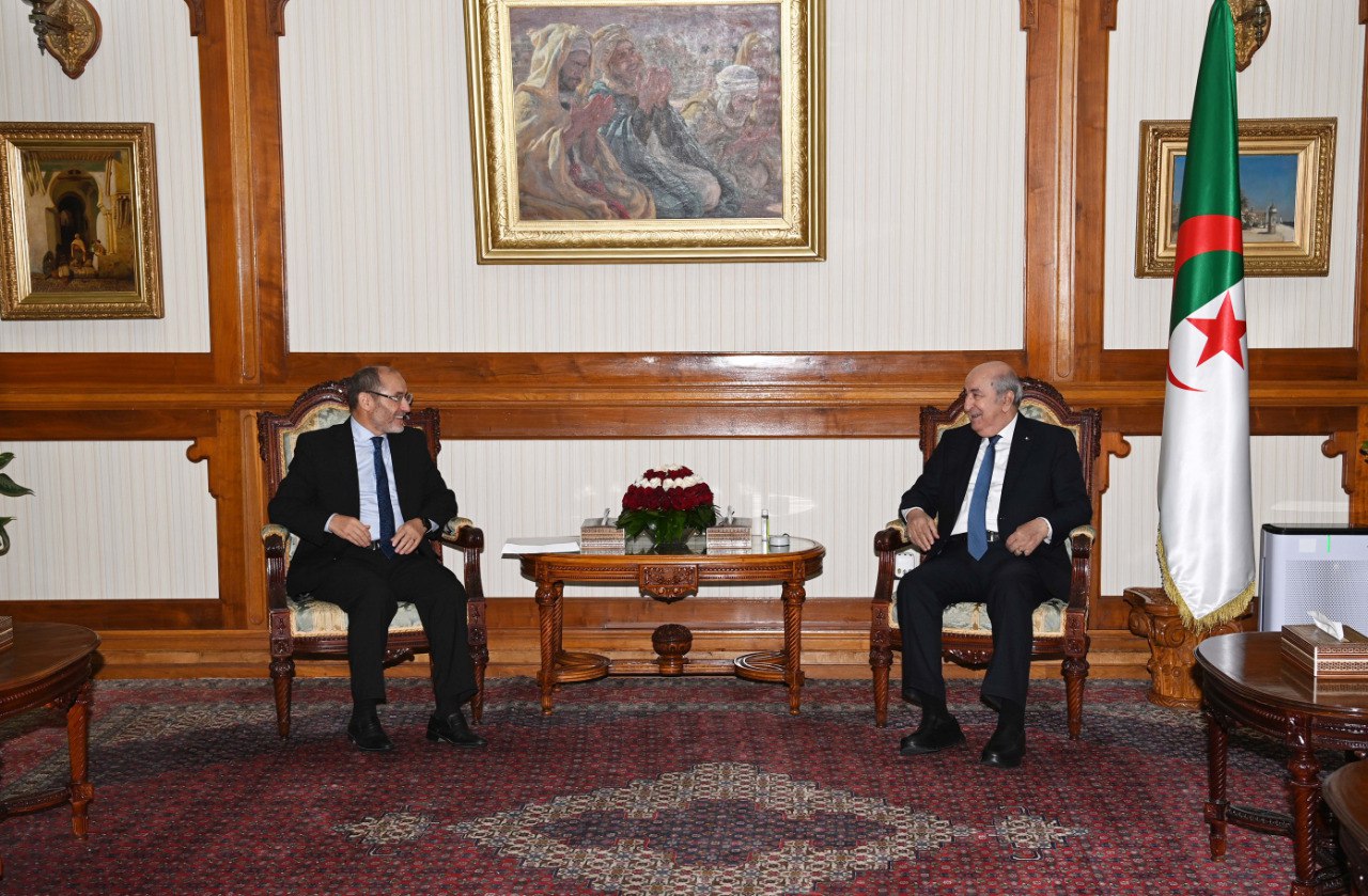 The President of the Republic receives the head of the Algerian Peace Society Movement - Al-Hiwar