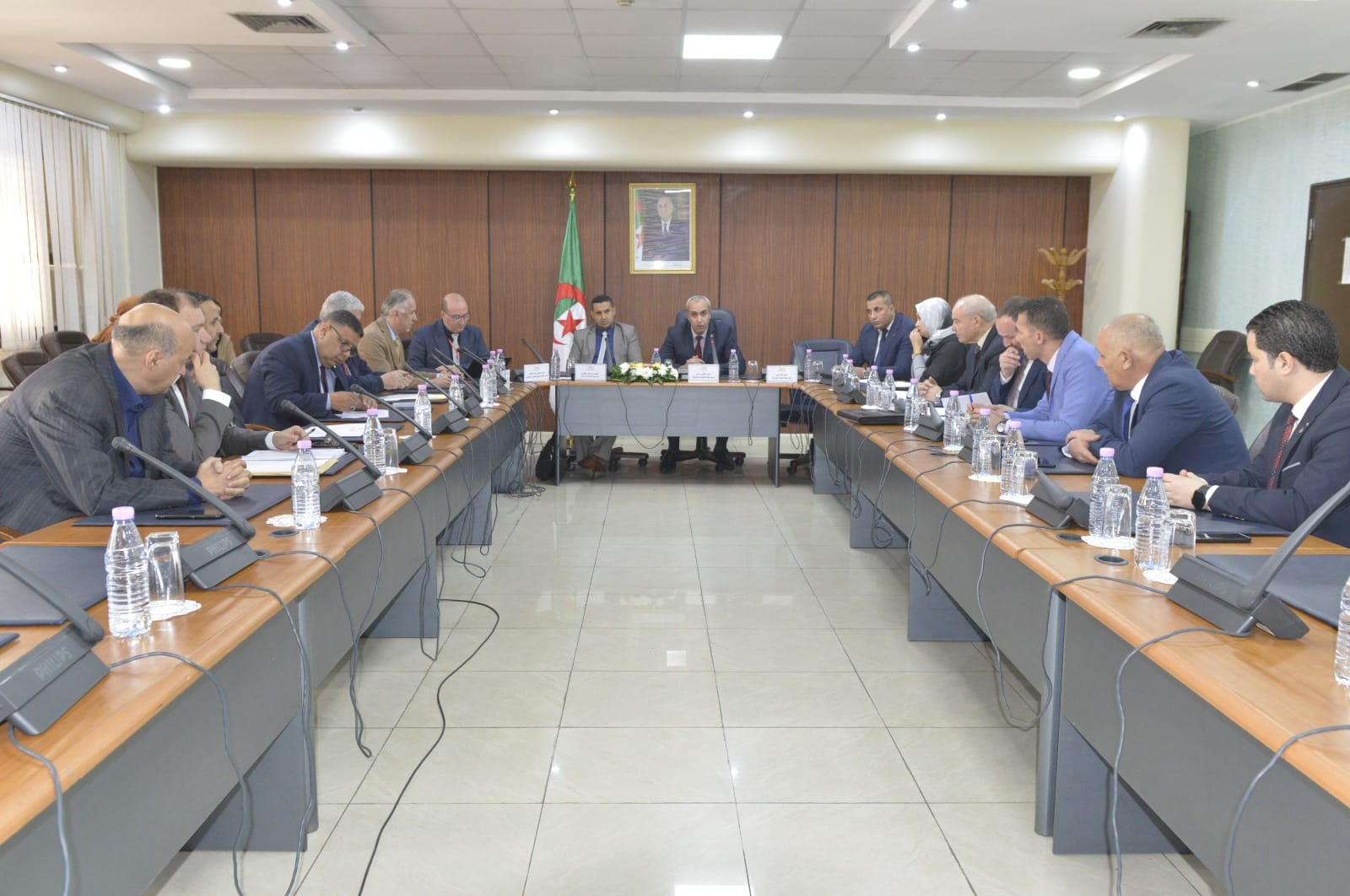 In pictures.. Experts discuss the draft law related to the rules of public accounting and financial management - Al-Hiwar Algeria