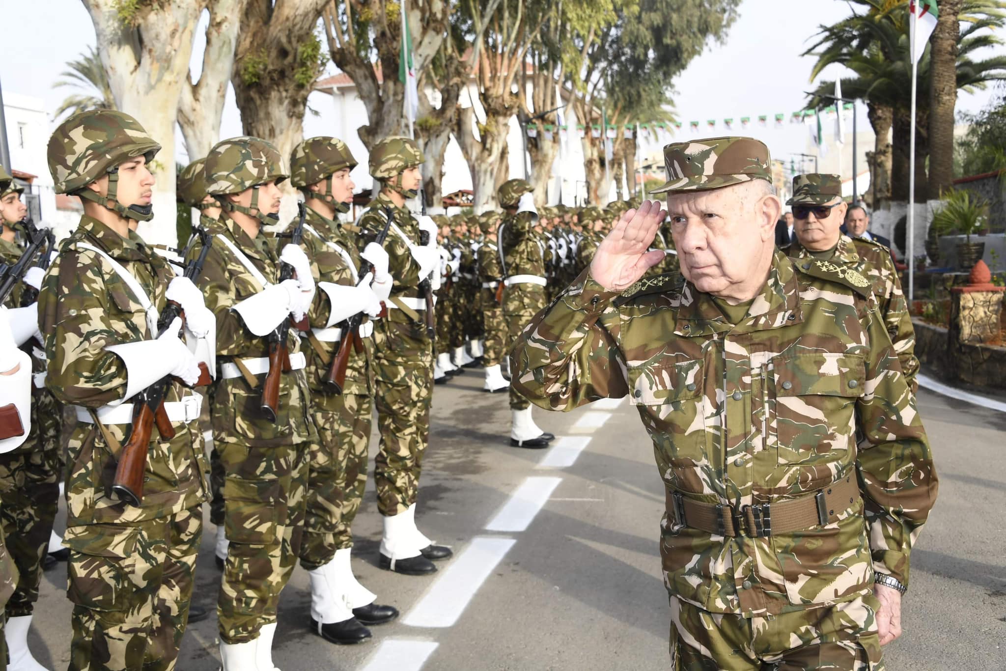 Lieutenant General Al-Said Chanegriha: Upgrading the Signal Corps in line with the rapid pace of developments - Al-Hiwar Al-Jazaeryia