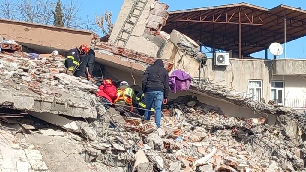 Nearly 10,000 dead in the earthquakes of Turkey and Syria - Al-Hiwar Al-Jazaeryia