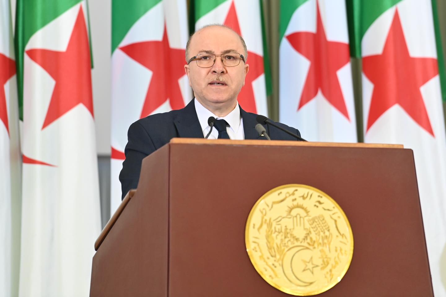 Prime Minister: The battle of today's generation is the battle to achieve security and the energy transition for Algeria - Al-Hiwar Al-Jazaeryia