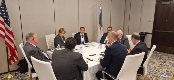 Arkab holds bilateral meetings with officials of senior American companies in the energy field - Al-Hiwar Al-Jazaeryia