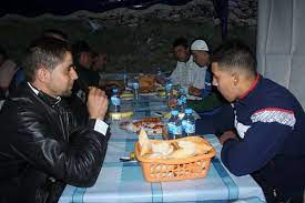 Constantine..Providing a group breakfast for 442 foreign students - Al-Hiwar Al-Jazaeryya