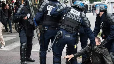 France: Police use violence against protesters - Al-Hiwar Al-Jazaeryia