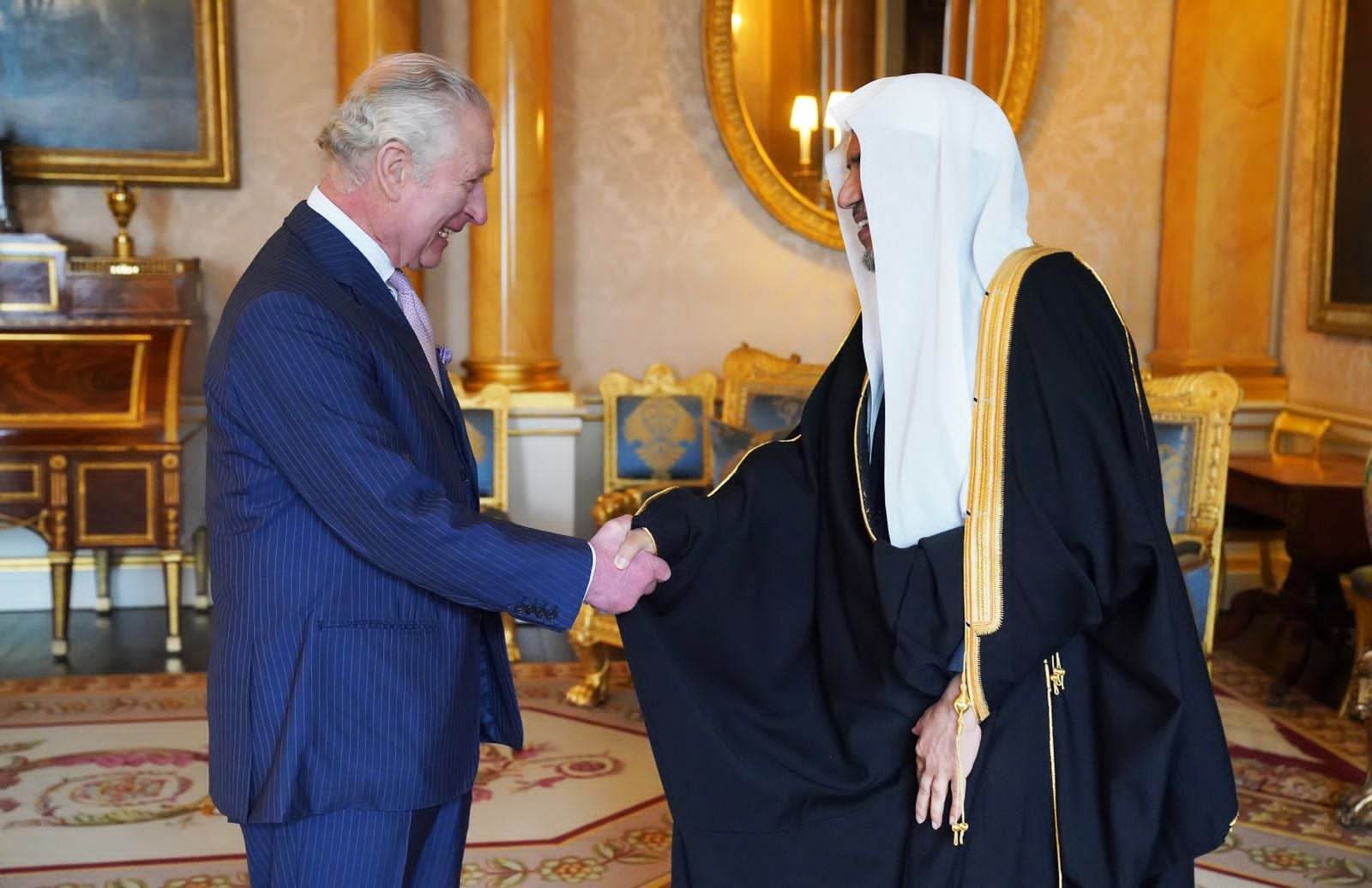 The first official hosting of an Islamic figure at Buckingham Palace.. King Charles receives the Secretary-General of the Muslim World League - Al-Hiwar Algeria