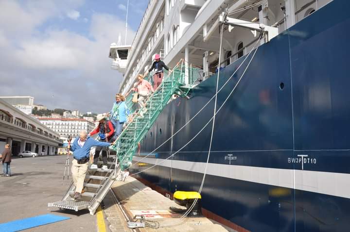 A cruise ship anchored in the port of Oran with 64 foreign tourists on board.  Algerian Dialogue