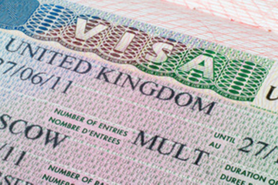 Mandatory electronic payment for British visa applicants - Al-Hiwar Al-Jazaeryia