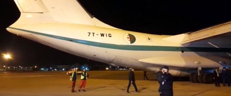 The arrival of the evacuation plane from Sudan with 94 Algerian citizens on board