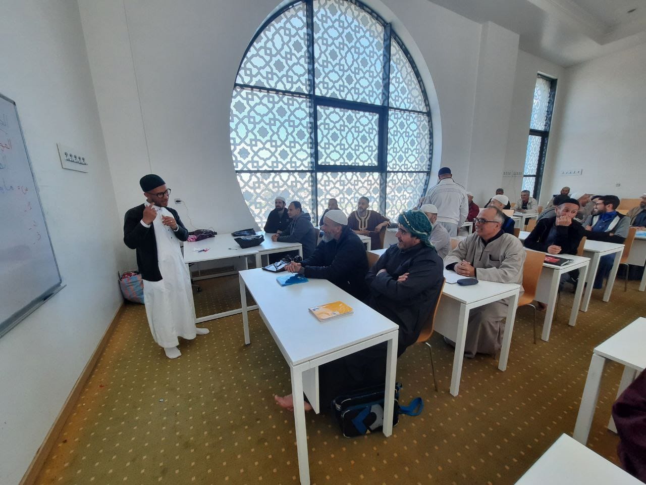 The translation of the Friday sermon for the deaf and dumb receives a wide response in Oran - Al-Hiwar Algeria