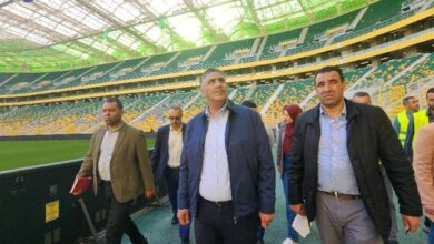Belaribi checks the readiness of the Tizi Ouzou stadium before the test match - Al-Houwar Al-Jazairia