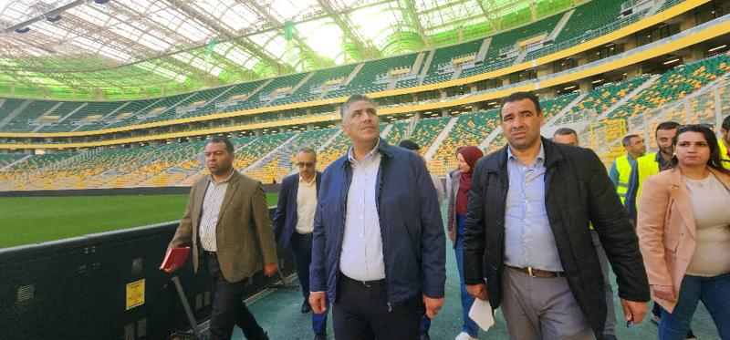 Belaribi checks the readiness of the Tizi Ouzou stadium before the test match - Al-Houwar Al-Jazairia