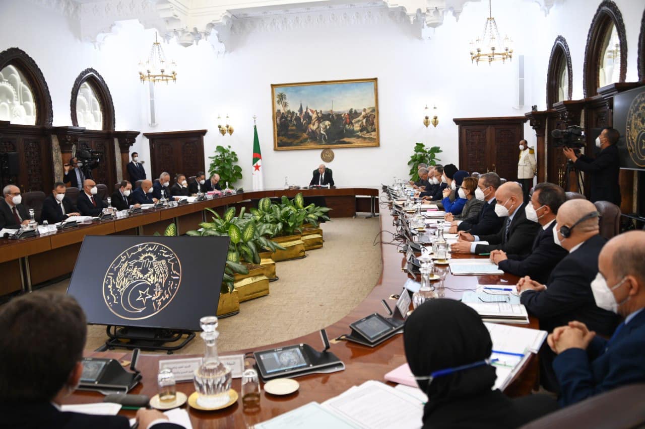 President Tebboune chairs a meeting of the Council of Ministers - Al-Hiwar Al-Jazairia