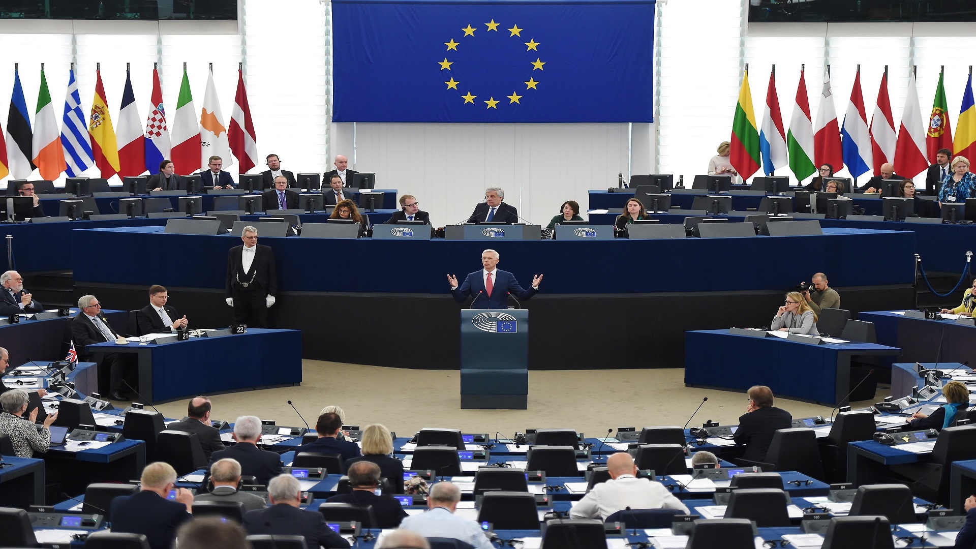 The General Confederation of Algerian Workers responds to the European Parliament - Al-Hiwar Al-Jazaeryia