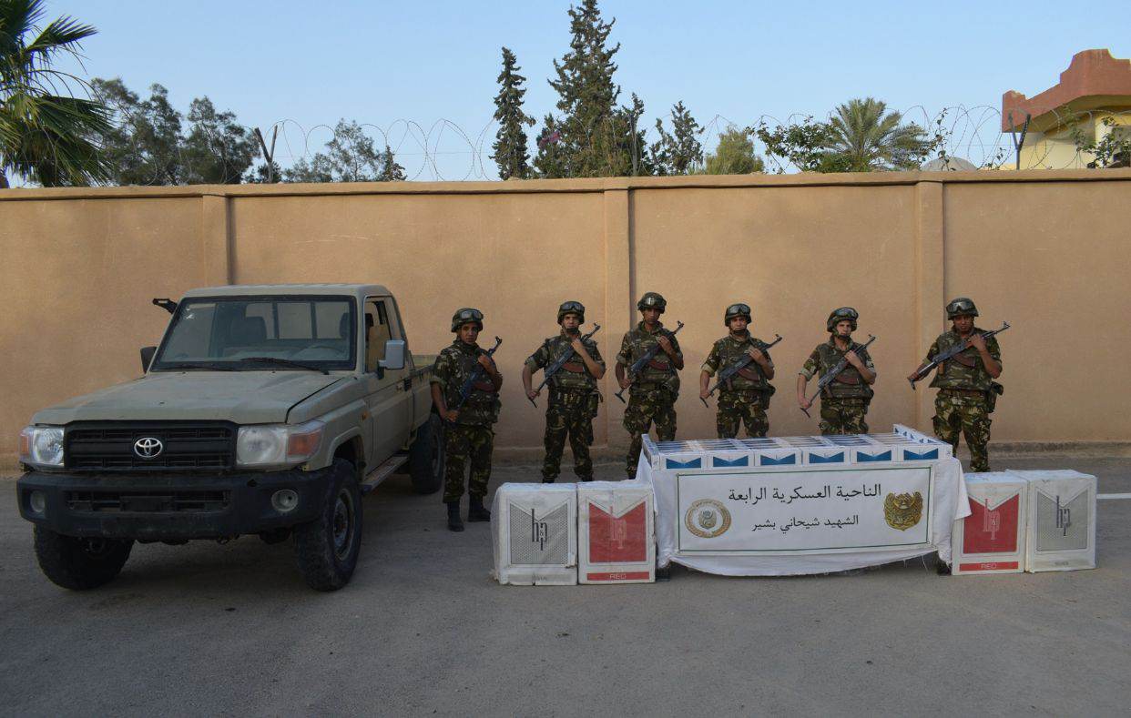 The army thwarts the entry of more than 4 quintals of Moroccan kif across the border - Al-Hiwar Al-Jazaeryia