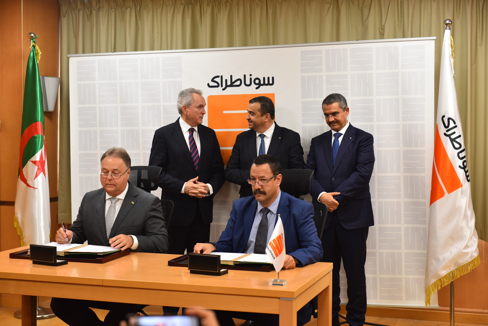 A memorandum of understanding between Sonatrach and a Brazilian group - Al-Hiwar Al-Jazairia