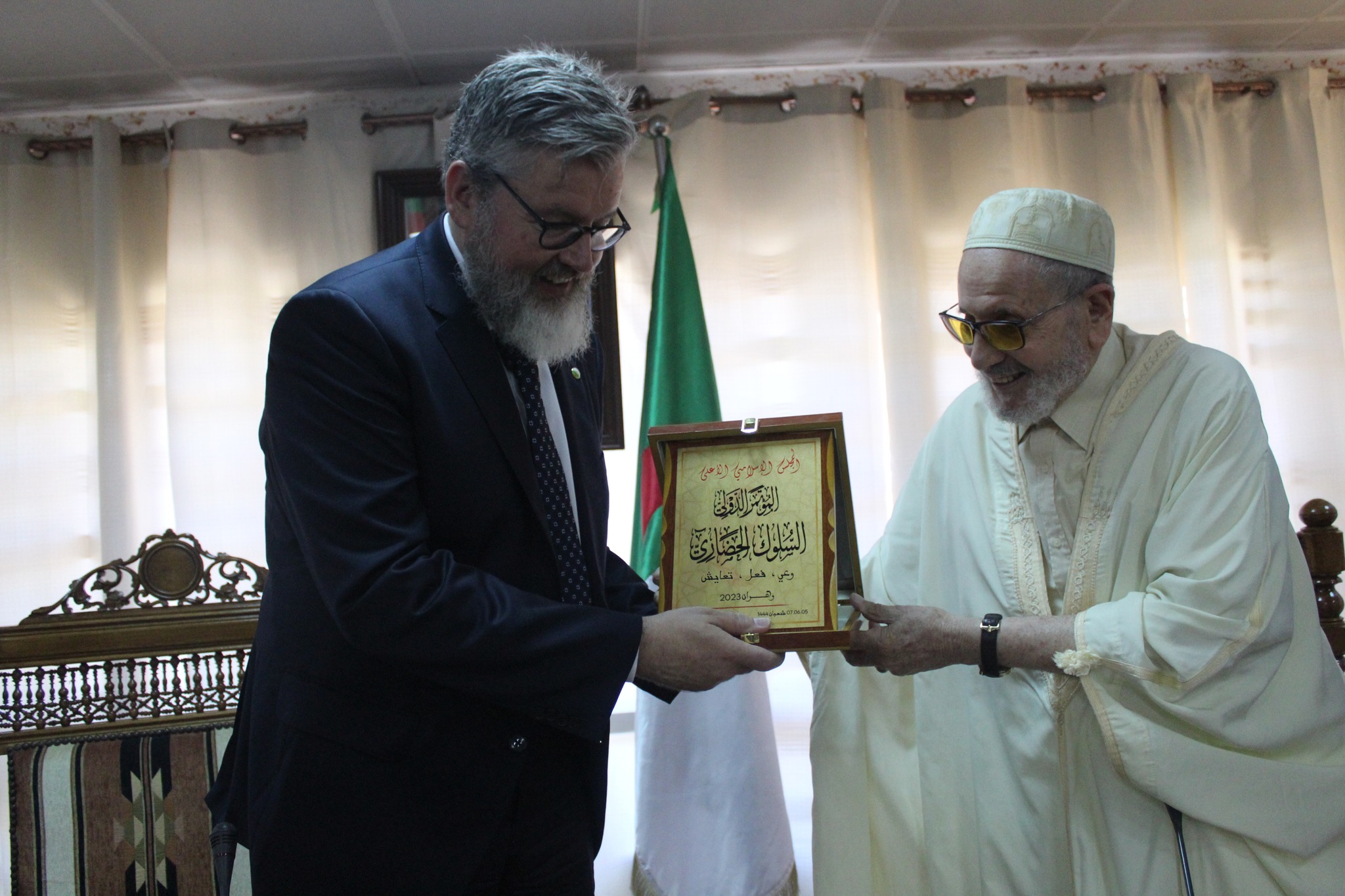 In pictures.. President of the Supreme Islamic Council, a delegation of researchers and academics from the Swiss University of Fribourg - Al-Hiwar, Algeria