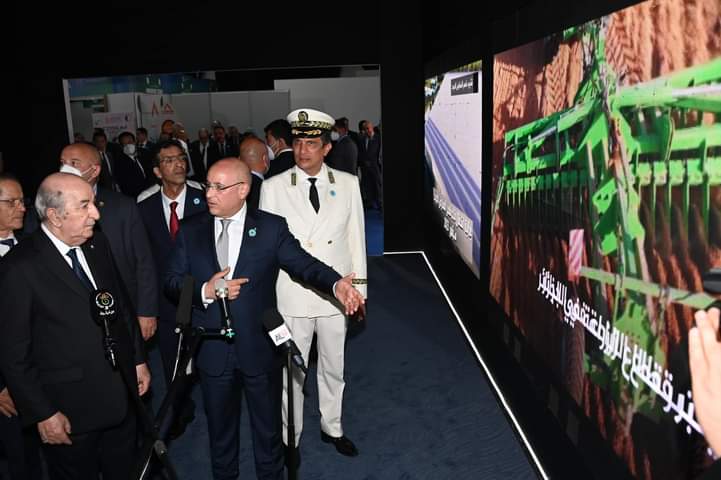 The President of the Republic visits the start-up space at the Algiers International Fair - Al-Hiwar Al-Jazairia