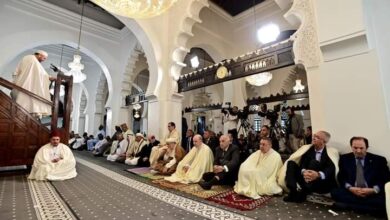 The Prime Minister and the government staff perform the Eid al-Adha prayer at the Grand Mosque in the Algerian capital - Al-Hiwar