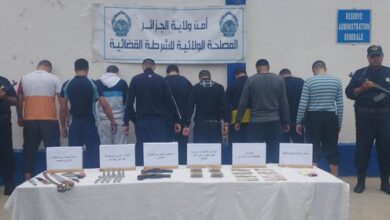 The capital.. Arresting a neighborhood gang and seizing two firearms - Al-Hiwar Al-Jazairia