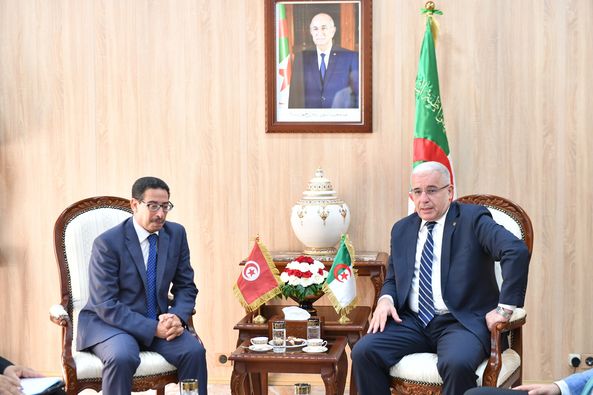Pictures.. Boghali receives the Tunisian ambassador to Algeria - Al-Hiwar Al-Jazaeryia