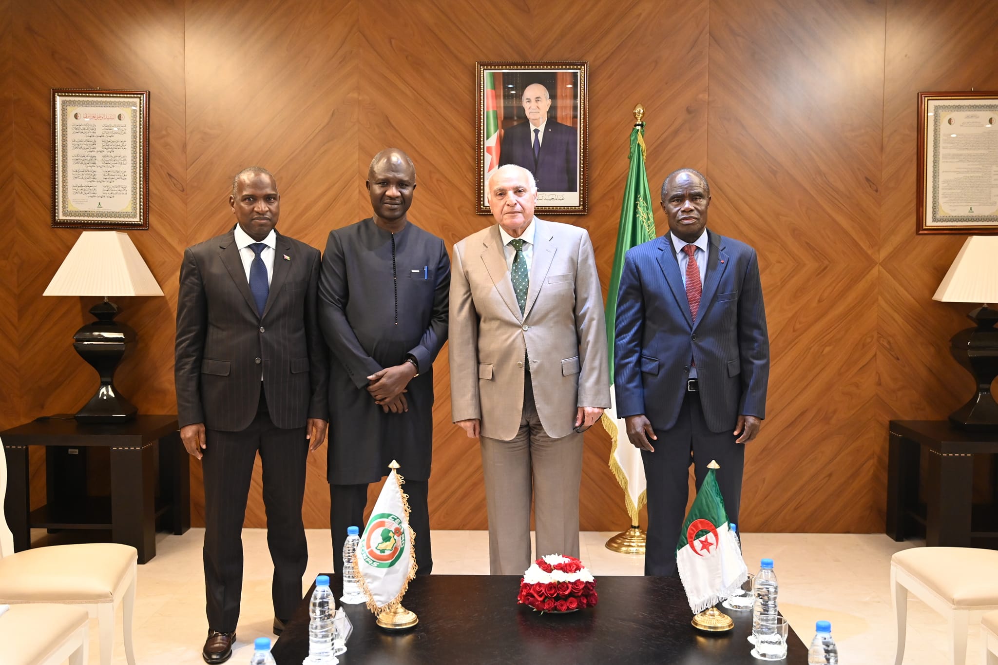 In pictures.. Ataf hands over copies of President Tebboune's initiative to ECOWAS ambassadors to resolve the crisis in Niger - Al-Hiwar Al-Jazaeryia