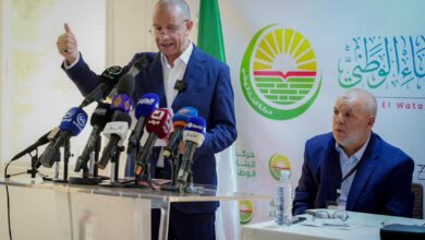 Abdelkader Ben Qurayna calls for cohesion and strengthening the internal ranks - Al-Hiwar Algeria