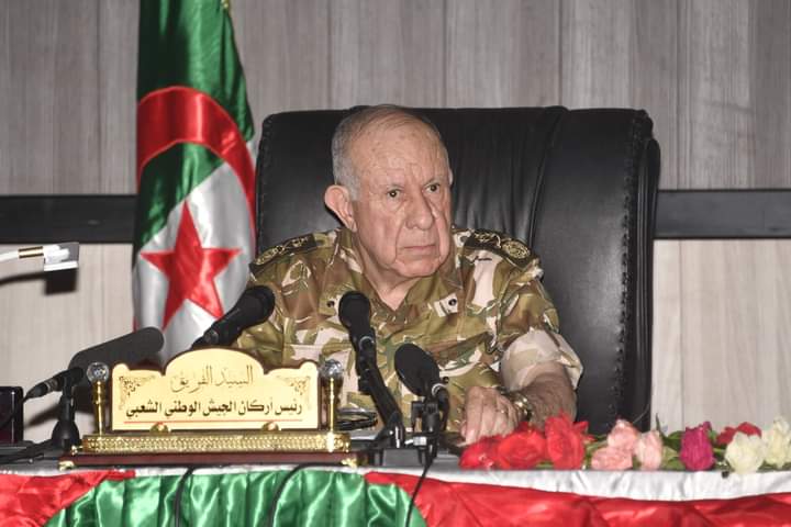 Lieutenant General Chanegriha urges more efforts in the field of aviation security - El Hewar Algeria
