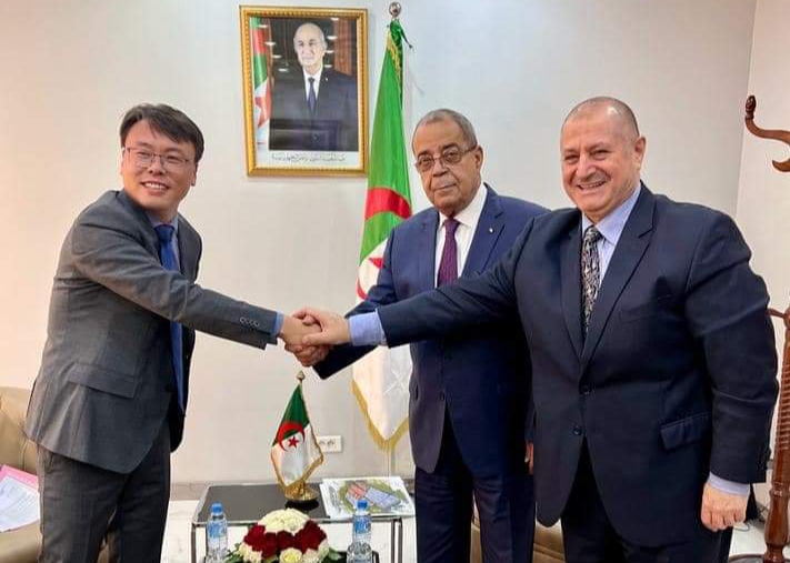 The Minister of Industry receives a delegation from the Chinese group “JAC” and “EMIN AUTO” - Algerian Dialogue