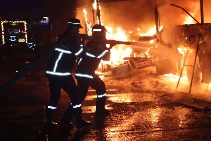The capital.. A fire broke out in a bus stop depot, and 41 buses were saved from the flames - Al-Hiwar Algeria