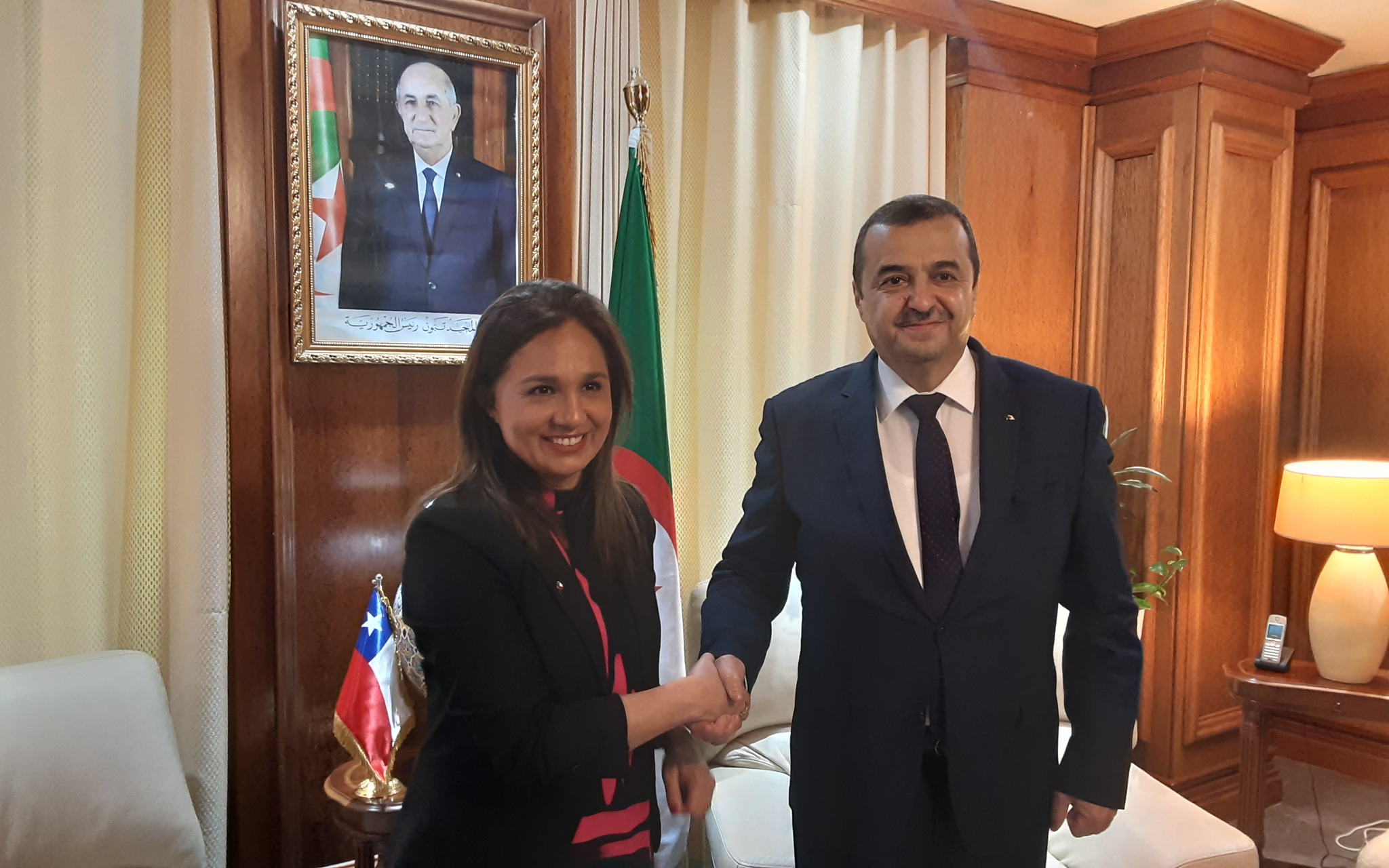 In pictures: Arkab receives the Deputy Foreign Minister of the Republic of Chile - Al-Hiwar Algeria