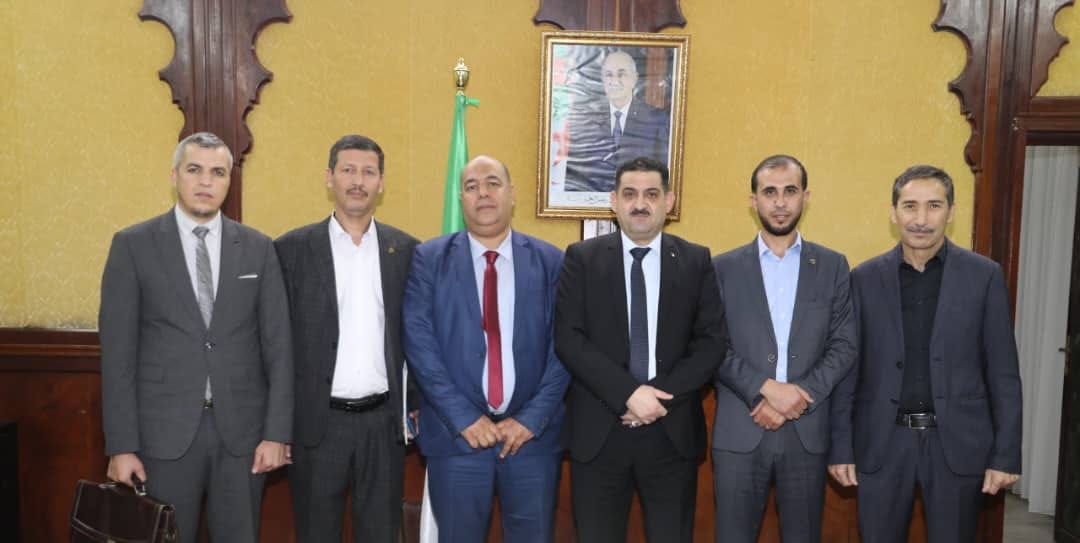 The Minister of Irrigation receives members of Parliament from the states of Bouira and Medea - Algerian Dialogue