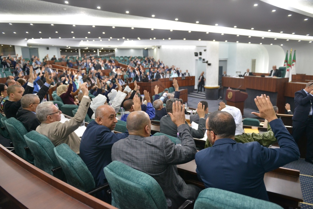 Parliament representatives unanimously approve texts of important laws