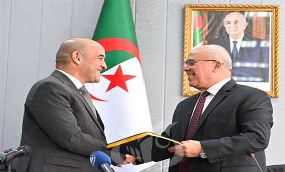 Mohamed Lahbib Zahana assumes his duties as head of the Ministry of Transport - Algerian Dialogue