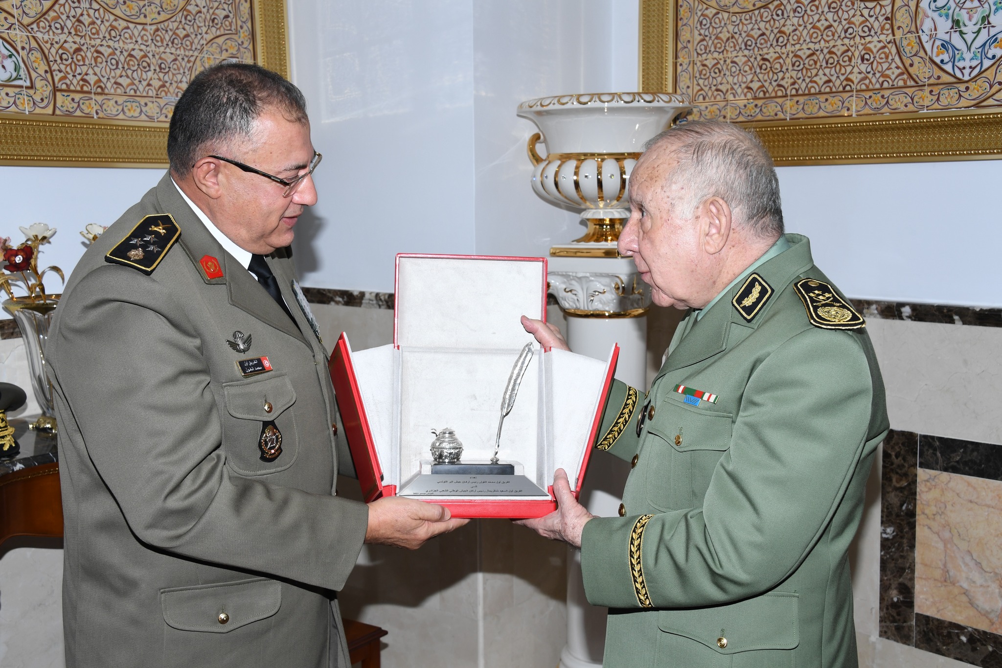 In pictures.. Lieutenant General Saeed Chengriha receives the Chief of Staff of the Tunisian Armed Forces - Algerian Dialogue