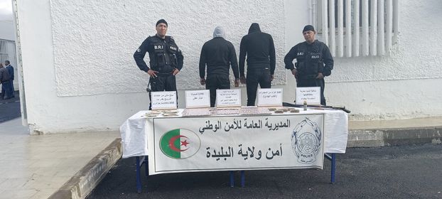 Blida: Two people were arrested and a quantity of medicinal herbs and psychotropic substances were seized - New Algeria