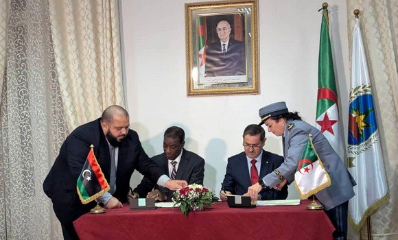 The Algerian-Libyan Customs Committee.. Strengthening cooperation regarding the movement of goods and combating fraud and smuggling - Algerian Dialogue